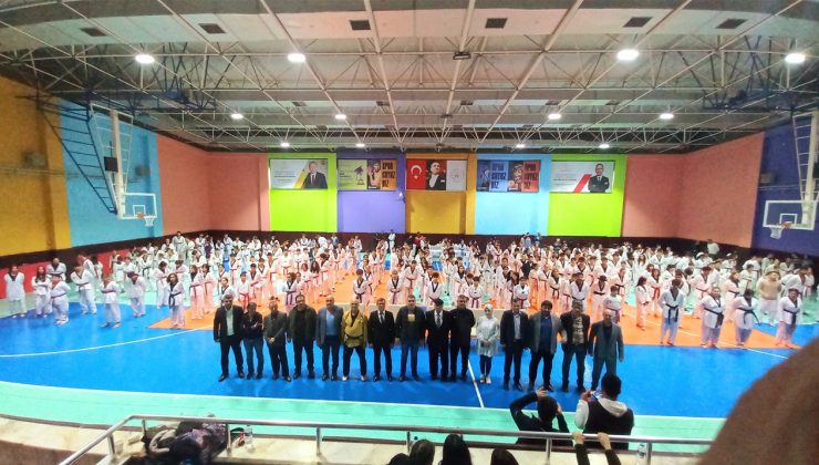 Taekwondo Siyah Kuşak Dan-Pum Terfi Sınavı yapıldı