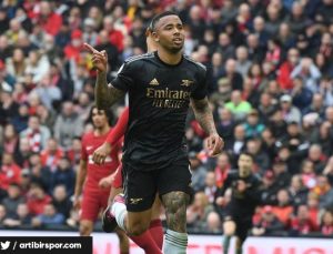 Lider Arsenal, Anfield’de beraberliğe razı oldu