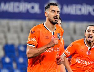 Başakşehir, Nacer Chadli ile yolların ayrıldığını açıkladı.