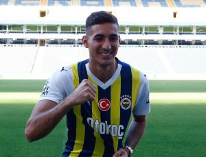 Mert Müldür Fenerbahçe’nin Avrupa Kadrosuna Dahil Edildi